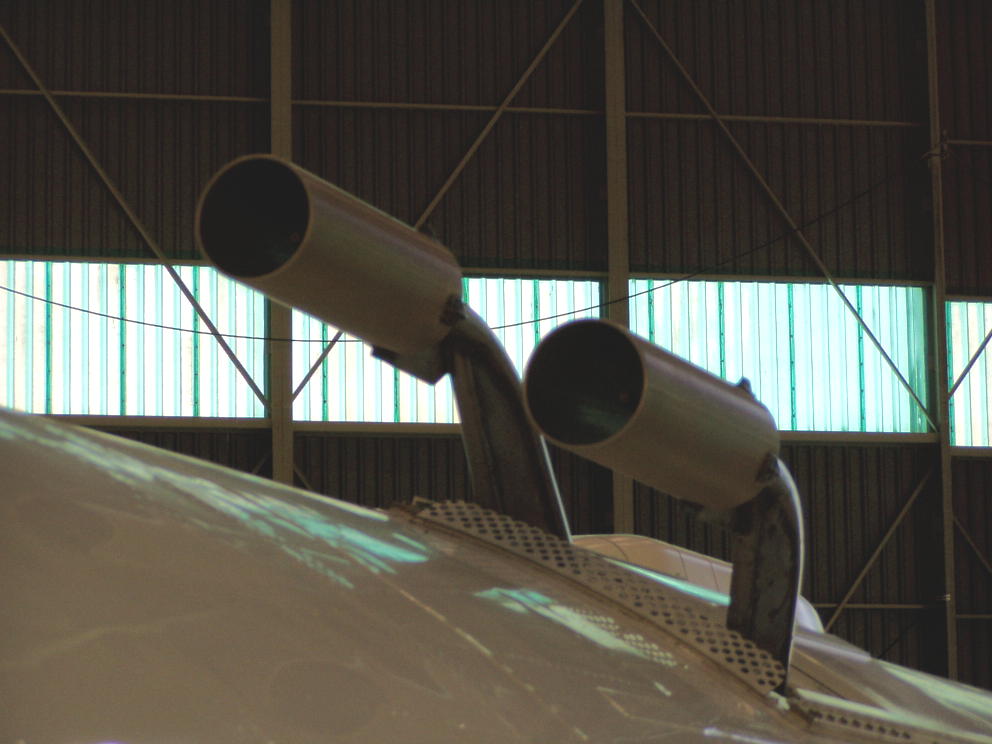 Inlet probes on top of DC-8