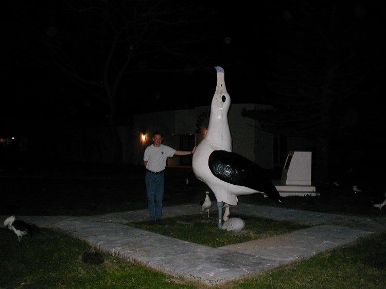 midway-goony-statue-lefer.JPG